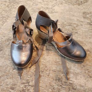 Vionic Kaitlyn Lace Up Espadrilles 8